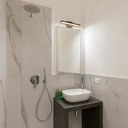 Eden Apartment *